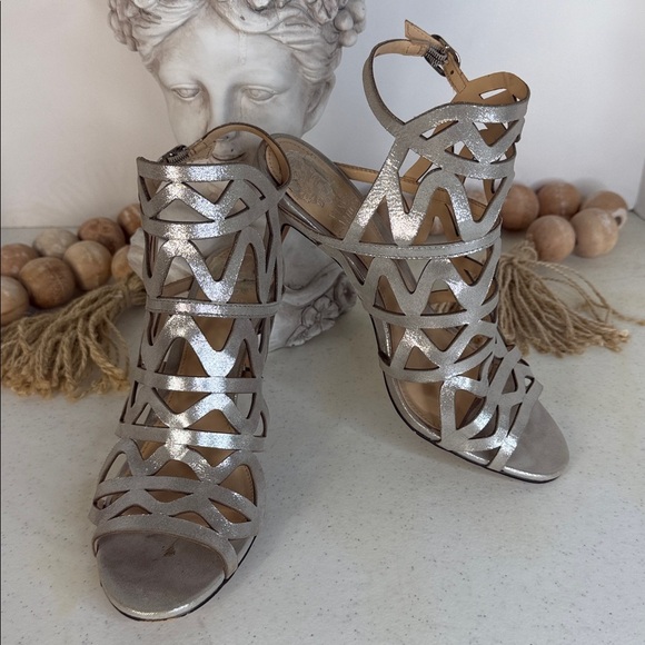 Vince Camuto Metallic Cutout Heels Size 6 - Picture 8 of 10